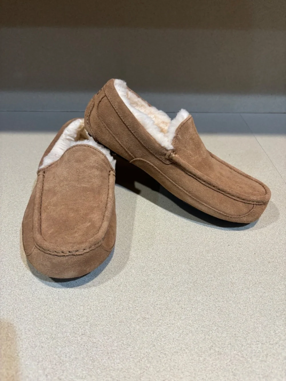NWT MENS UGG ASCOT CHESTNUT SUEDE SLIPPERS SZ 9
